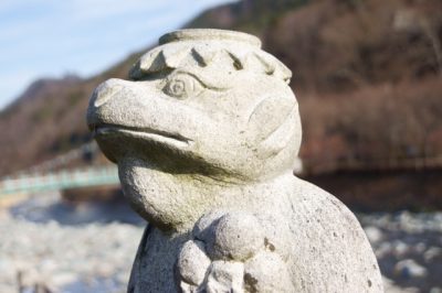 道志川 川遊び スポット カッパ石像
